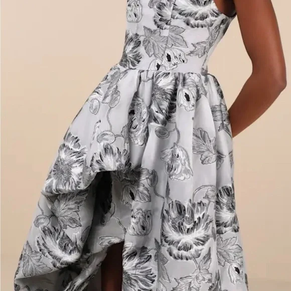 Elliat Blossom Silver Jacquard High-Low Maxi Dress Size: XS - Picture 3 of 13